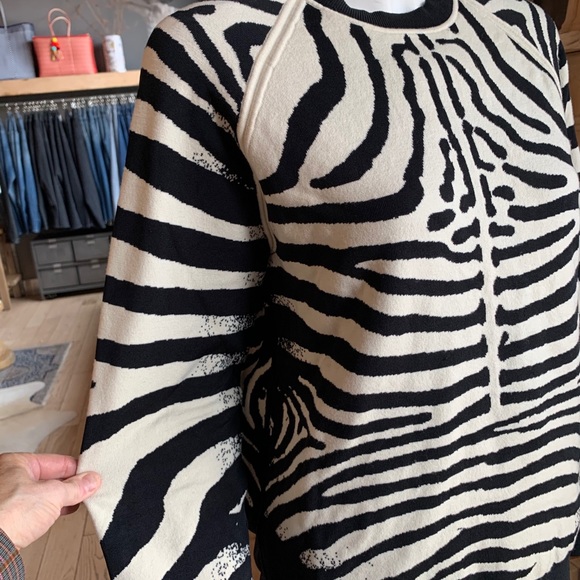 A.L.C. zebra print black/ivory sweater - Picture 2 of 16